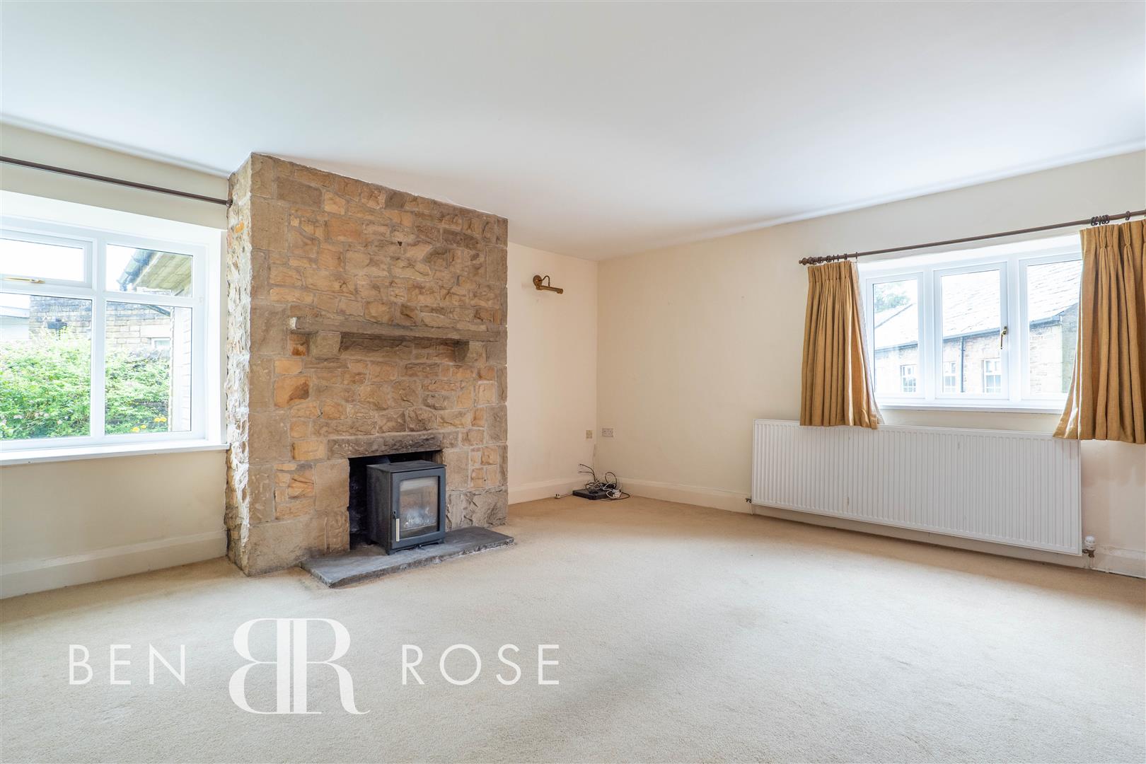 4 bed property in Walker Fold Road, Bolton